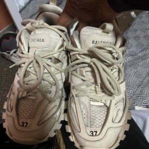 BALENCIAGA TRACK SNEAKER SIZE 37 WORN TWICE